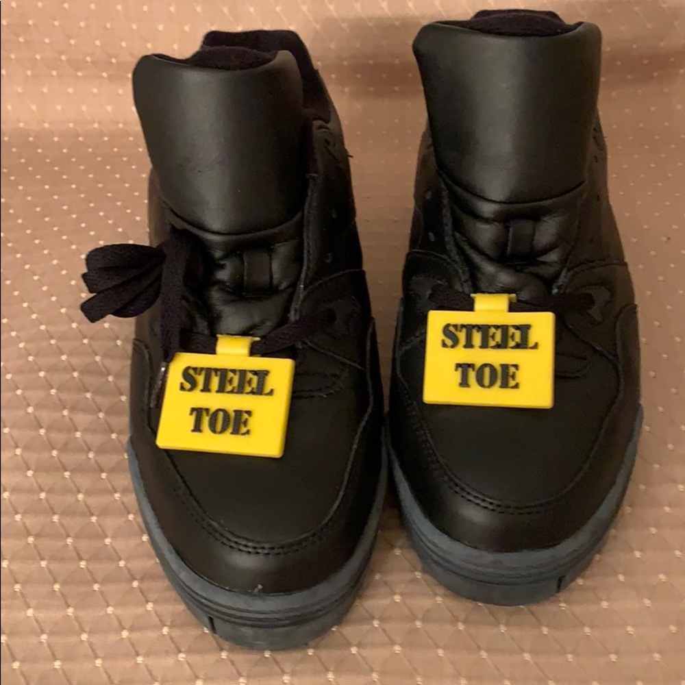 Men's Black Steel-Toe Work Shoes